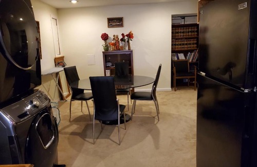 Woodbridge Apartment | Private 2BR Guest Suite in Woodbridge