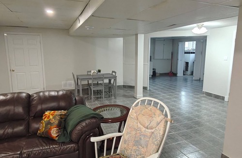 Ottawa Division House | Private 2BR Suite With Parking Minutes Near Ottawa Airport