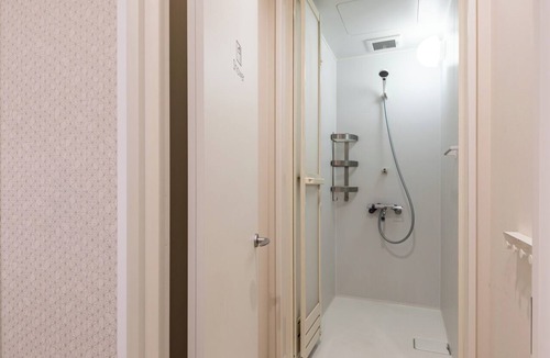 Tennoji Hotel | Private 5-bedroom house for 14 guests | Rooftop terrace | Airport shuttle