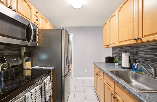Seminary Hill House | Private Deck & Backyard - Sleeps 6 - 20min to DC