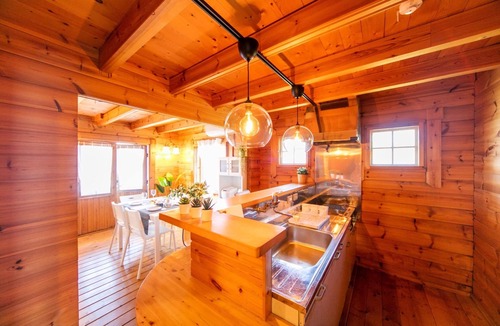Sumoto House | Reservations not accepted 3 minutes from Keino Matsubara Sumoto City Entire log house rental in - A whole log house in Torikaiura Goshikicho is a rental type/Sumoto Hyōgo