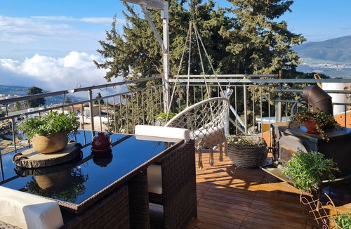 Artists Colony House | Romantic authentic apartment in the city center with amazing views