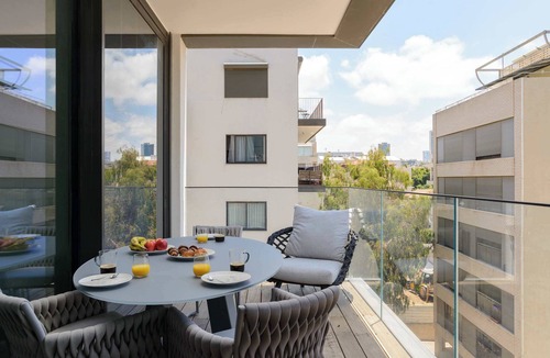 Kerem HaTeimanim Apartment | Sea&City at Geula with MAMAD by HolyGuest