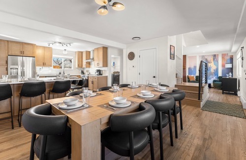 Northwest Arvada House | Sleeps 15-Putting Green-Hot Tub-Theater-Arcade-Near Boulder/Red Rocks