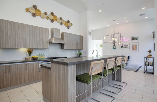 La Quinta House | Sleeps 40 | 3 Luxe Villas next to Empire Polo Club | Putting Green & Pickleball