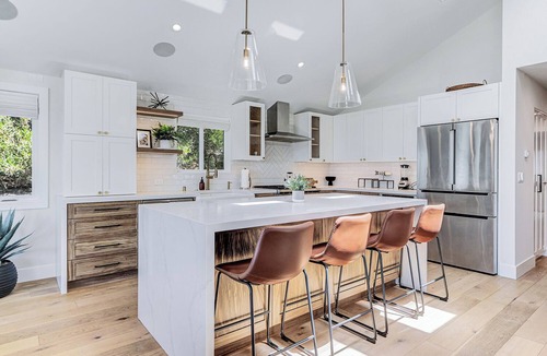 The Strand House | South Bay Sweet Spot: Walk to Hermosa & MB Piers 5 bdrm home 2 Blocks from Beach