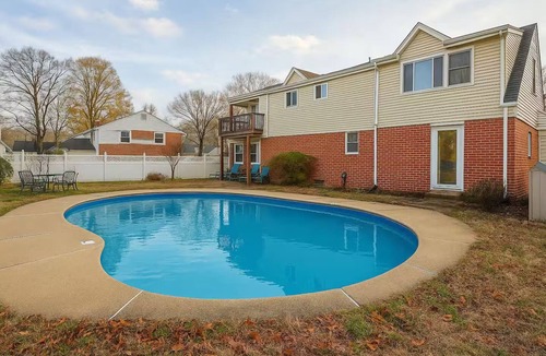 Seminary Hill House | Spacious 4BR w/Pool Near DC & Old Town Alexandria
