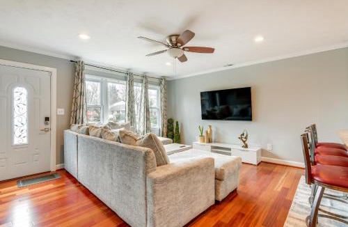Severn House | Spacious Home w/Tranquil Patio ~ 29 Mi to DC!