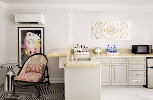 Tri-West Apartment | Spacious West Hollywood Escape w/Kitchen & Rooftop Pool