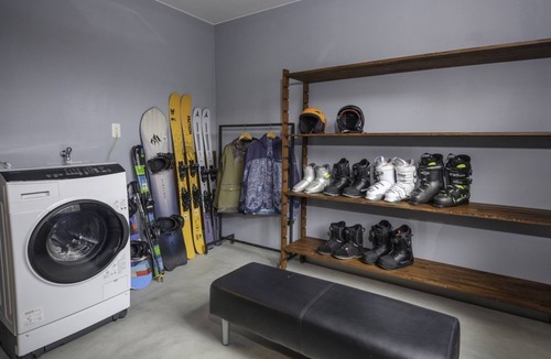 Hokujo House | SPICY CHALET Free ski and snowboard rental Hakub/Kitaazumi-gun Nagano