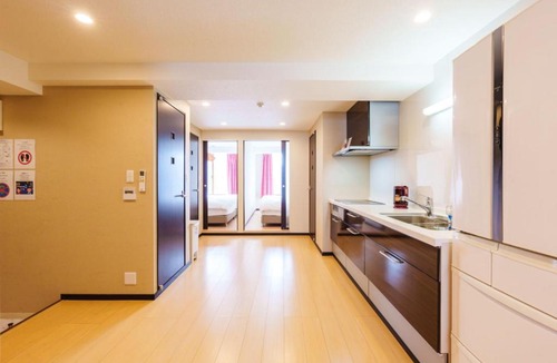 Namba Apartment | Starlight 702 - 3-Bedroom Family Suite - 2-Min Walk to Kuromon Market - Near Dotonbori & Glico Sign