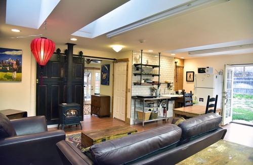 Highland Cottage | Steampunk Art Studio-Carriage House: Hot Tub, Firepit, yard, walkable, Near LODO