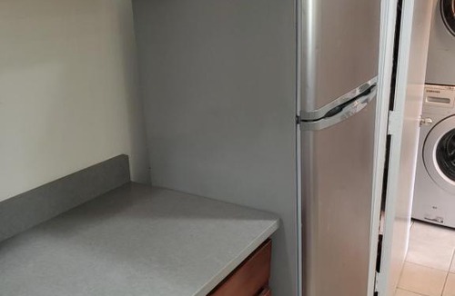 Langdon Apartment | STS - Single Traveler Studio -Black Door
