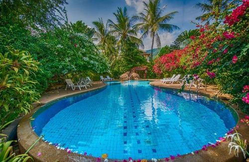 Bang Po Villa | STUNNING BEACHFRONT traditional Thai style- 5 Bedrooms Villa with Private pool