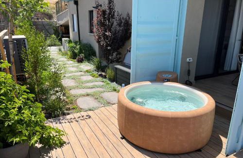 Yavne'el Villa | The Container luxury holiday resort