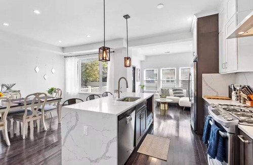 Columbia Heights House | The Heights - Luxury Stay w/Garage - Near Metro