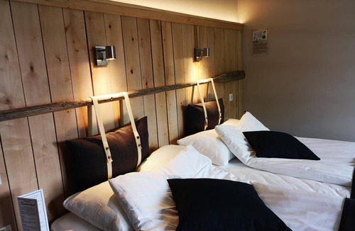 Unnaryd Hotel | Tiraholms hotell