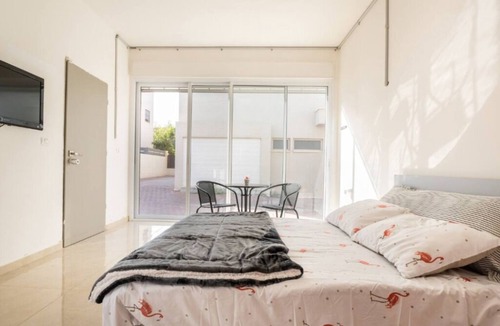 Atlit Apartment | TNC - Elegant Studio, Atlit Beach 3 Minutes Drive