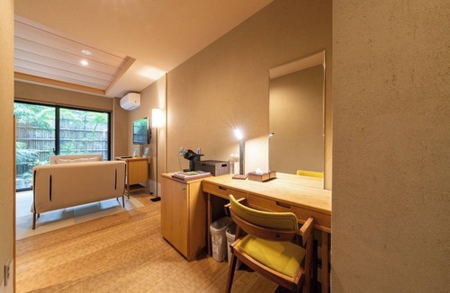 Shimogyo Hotel | Twin room with courtyard/Kyoto City Kyōto
