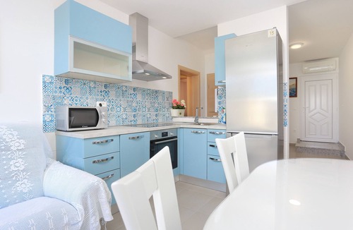 Duce Apartment | Two bedroom apartment with terrace and sea view Duće, Omiš (A-2737-a)