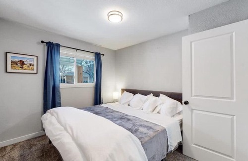 Jewell Heights - Hoffman Heights House | Two bedroom family home near Anschutz Medical
