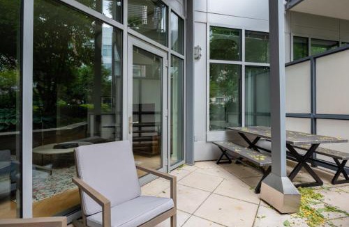 McLean Apartment | Tysons Corner 1br w gym pool nr galleria mall WDC-825