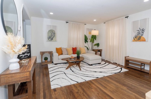 Forest Heights House | Warm modern Farmhouse Near National Harbor & DC