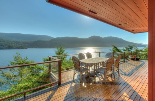 Eastsound House | Waterfront! - Incredible views; Private rocky beach; Gourmet Kitchen; Spa/Sauna