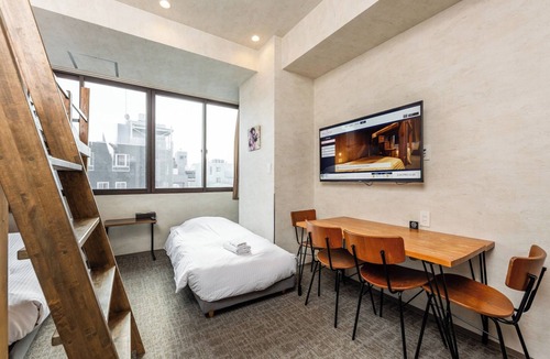 Motomatchi Hotel | WellStay Namba 5person room with desk - WELLSTAY Namba 9F 5 person room with desk/Osaka Ōsaka