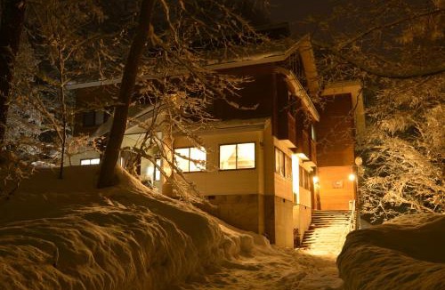 Shinano Ski Chalet | Wolke Lodge