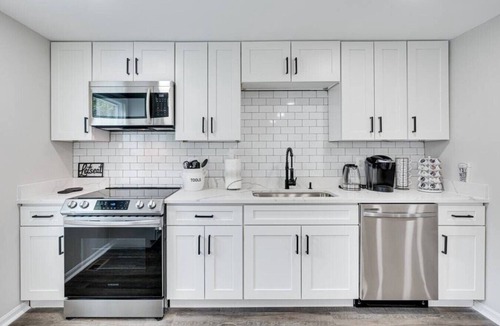 Herndon House | Your Private 4 BEDR, 3 LVL, Completely Renovated Home w/Attached 2-Car Garage