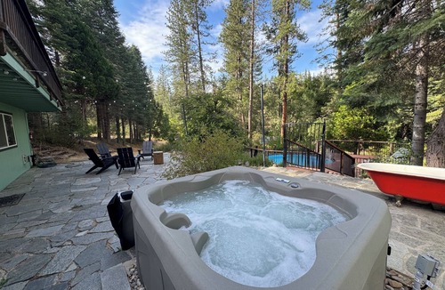 Cedar Ridge House | Your Spacious Escape: Creek, Pool, Hot Tub, Sauna in Enchanting Grass Valley