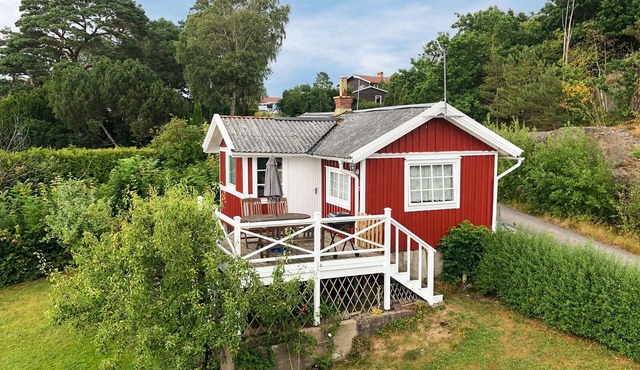 1 bedroom amazing home in Ljungskile