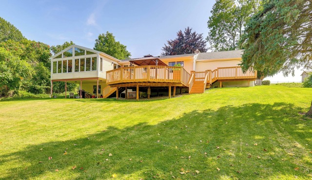‘1440 Getaway’ w/Yard & Deck ~ 16 Mi to Rochester in Rush