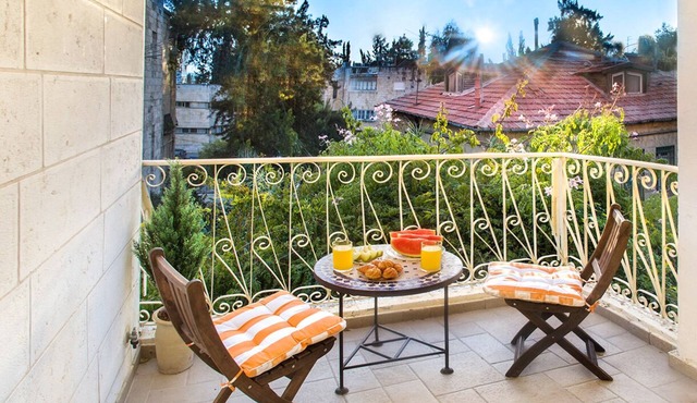 2 BDR SUNNY BALCONY ► BEST LOCATION: German Colony - Shelter in the building