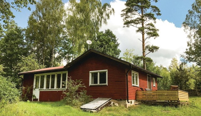 2 bedroom awesome home in Bräkne Hoby