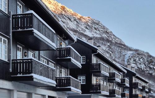 2 Bedroom Cozy Apartment In Røldal