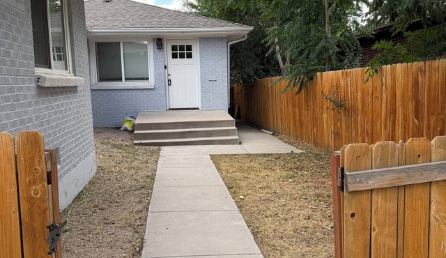 2-bedroom house in fabulous Denver with cool AC and comfort