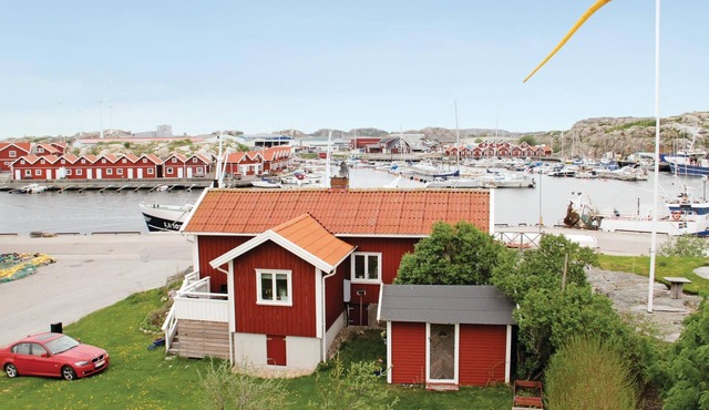 2 bedroom stunning home in Rönnäng