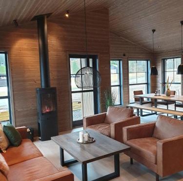 2 cabins surrounded by beautiful nature in Stryn