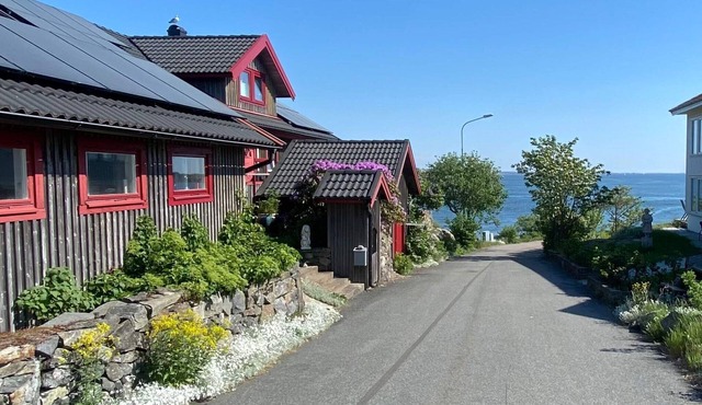 2 person holiday home in Kalvsund