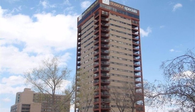 20th Floor, Near Downtown Denver, 2 Bedroom Condo, 1 bath