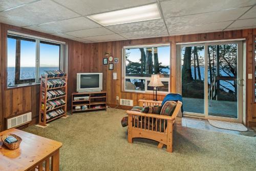 3 Bed 2 Bath Vacation home in Eastsound in Eastsound