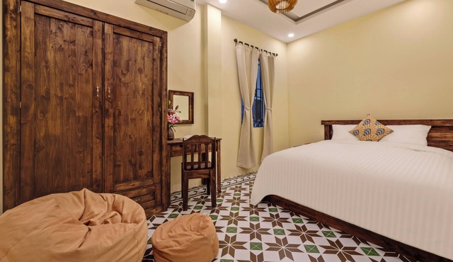 4BR 5BTH with sauna & jacuzzi, billiard only 5' to My Khe beach & walking bridge in Đà Nẵng