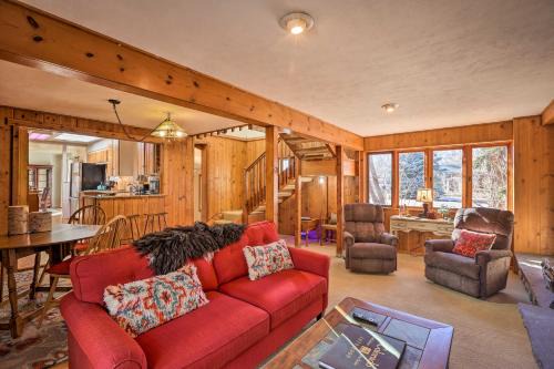 5 Mi to Dtwn Denver: Peaceful Lakewood Home!
