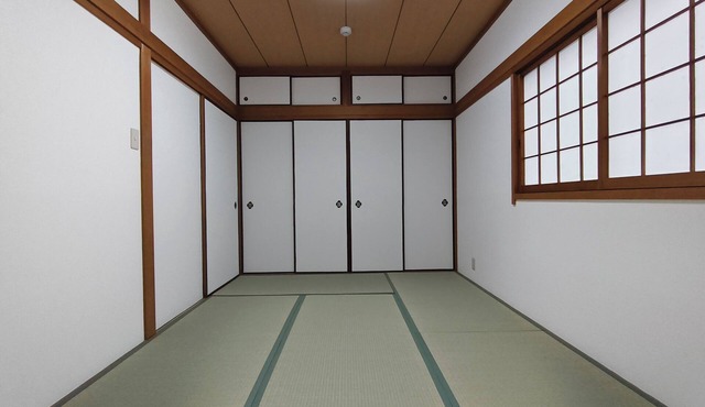 9 minutes from JR Namba Station/Airport Bus Terminal, 6 minutes from JR Ashiwarabashi Station, close to both Shinsaibashi and Kyocera Dome Osaka, Ohara 101