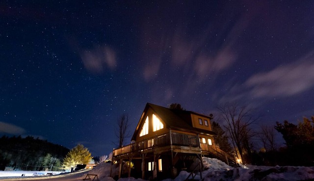 A traditional Quebec chalet nestled in the Gatineau Hills 30 minutes from Ottawa in Wakefield