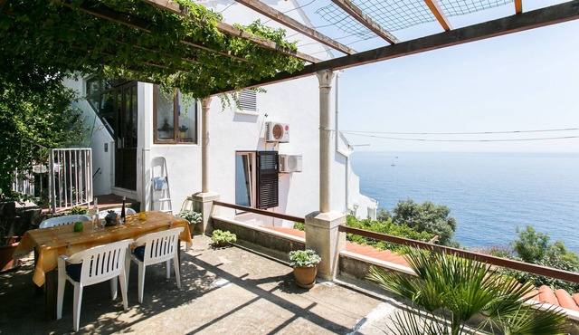 Apartment Gigi - Two Bedroom Apartment with Terrace and Sea View