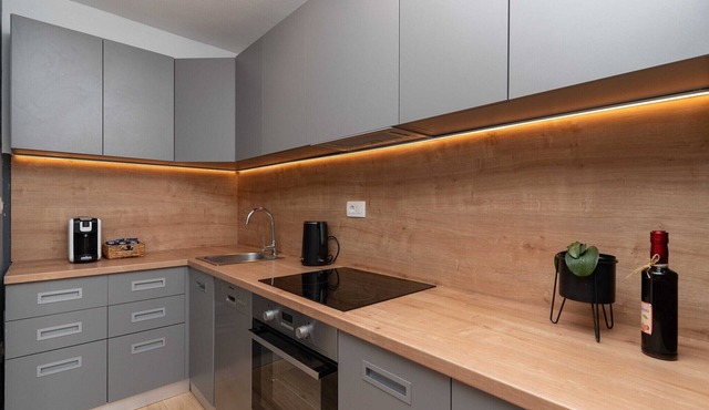 Apartment Konak - Two Bedroom Apartment with Terrace and Sea View