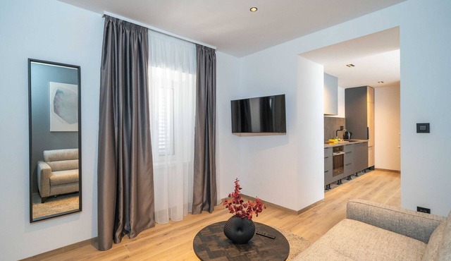 Apartments Villa Royale - Premium One Bedroom Apartment with Sea View